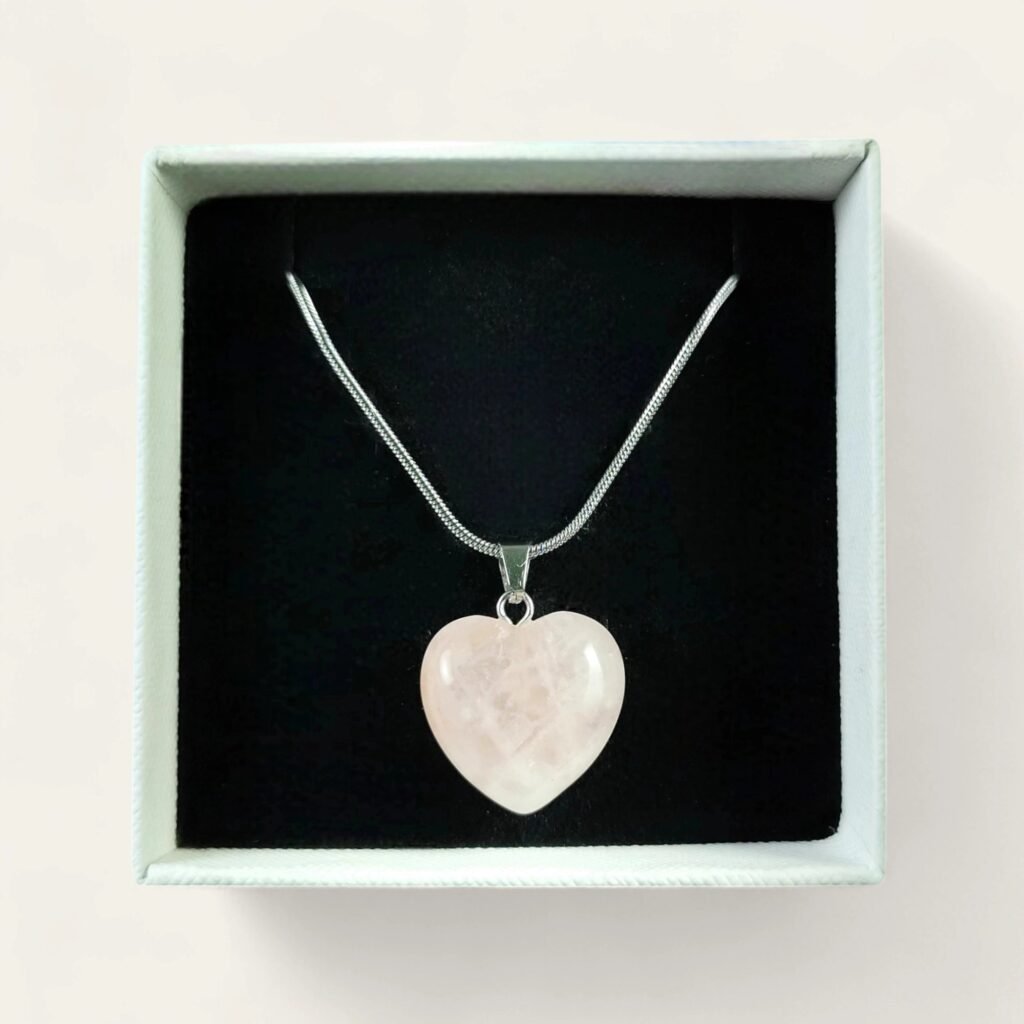 Collar corazón de cuarzo rosa y plata de ley 925