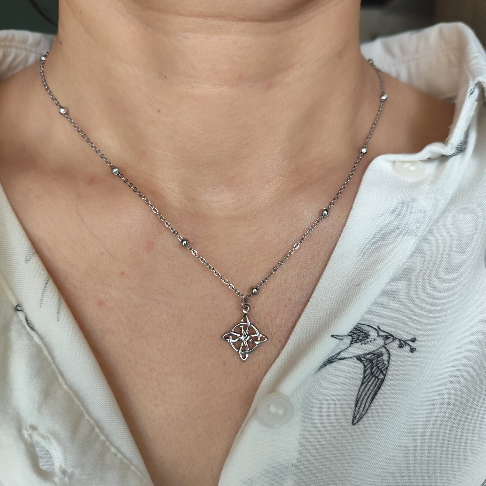 collar de bruja nudo