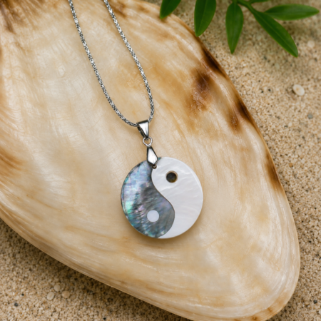 Collar Yin Yang de abulón natural