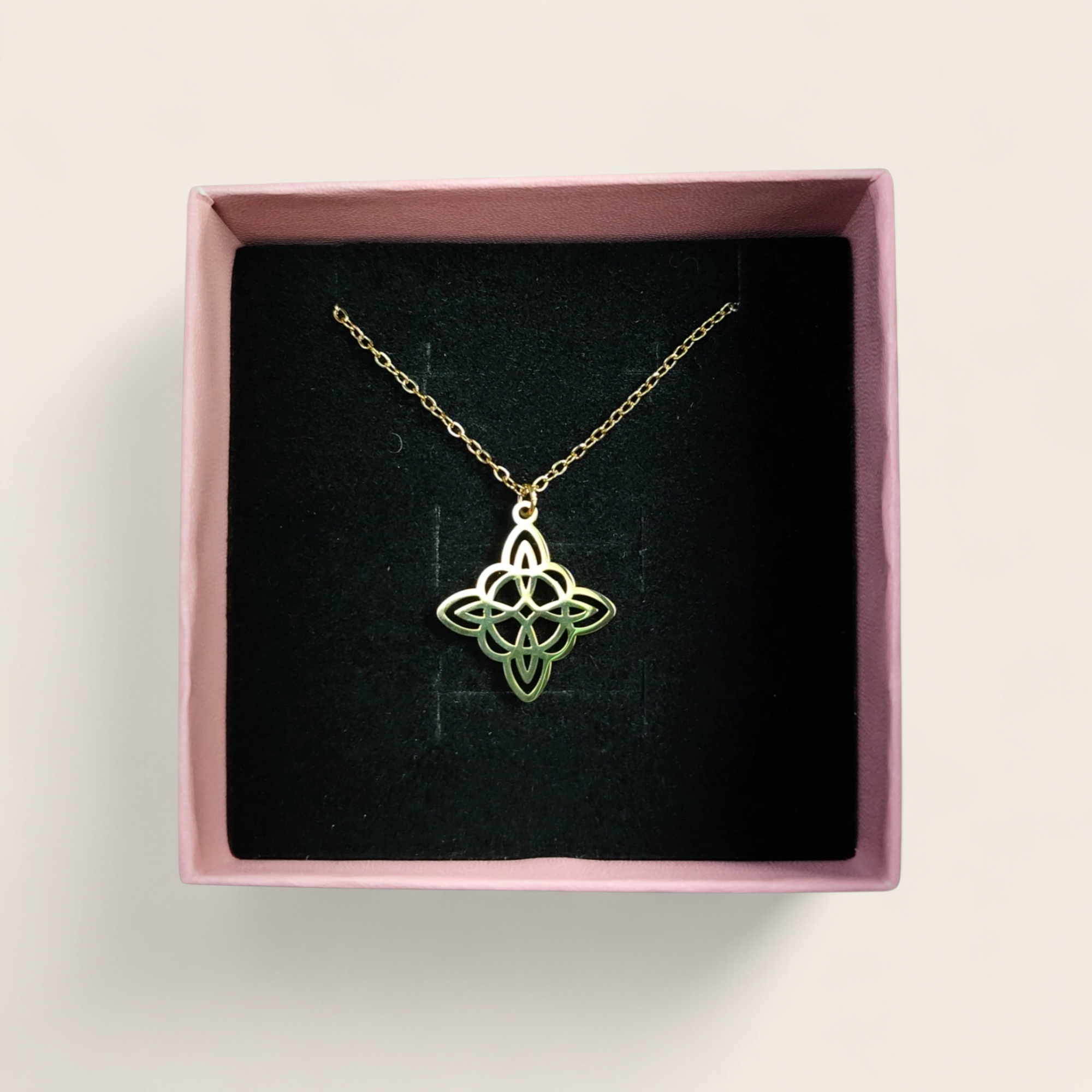 collares-mujer-dorados (6) Collar dorado nudo de bruja