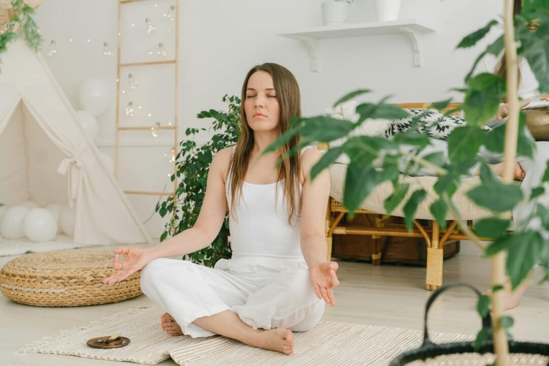 Cómo Crear un Espacio de Meditación en Casa: Ideas para Crear un Ambiente Zen 1 meditacion en casa