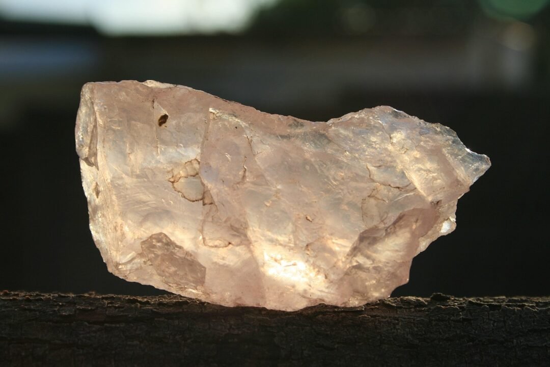 Cuarzo rosa propiedades: la piedra del amor que transforma tu energía y emociones 1 cuarzo rosa propiedades magicas