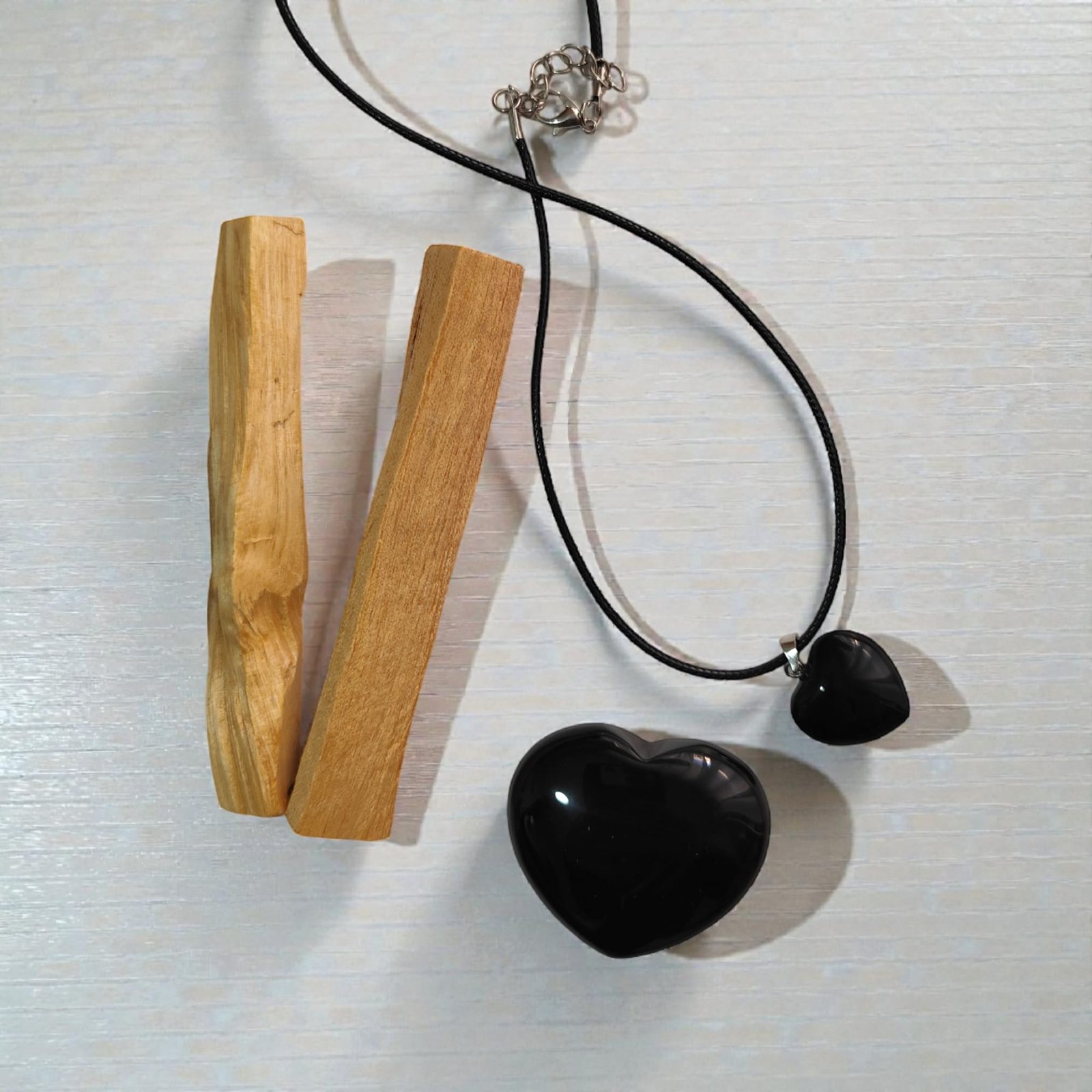 Corazón negro de obsidiana